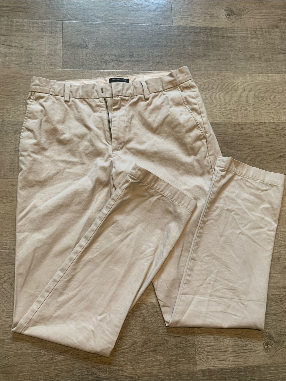 Banana Republic Men's Chino Pants in Light Tan